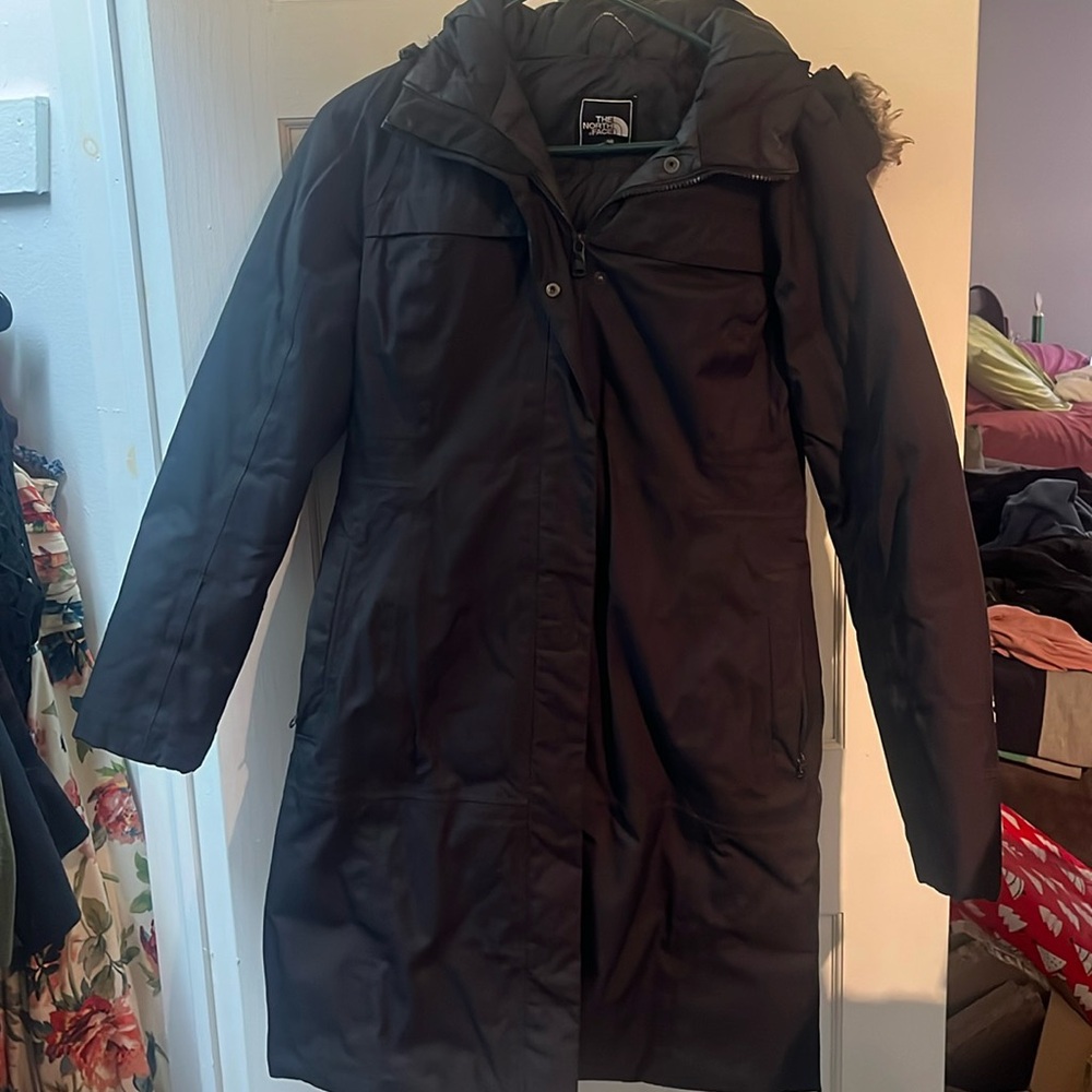 Winter coat, North face, women’s small, extremely warm!